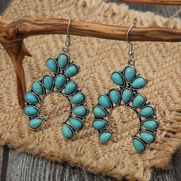 Boho Faux Turquoise Horse Shoe Silver Tone Earrings NWT Handmade Look - Picture 3 of 4